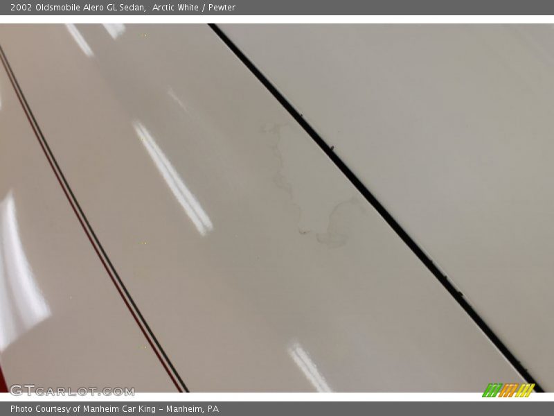 Arctic White / Pewter 2002 Oldsmobile Alero GL Sedan