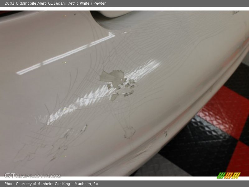 Arctic White / Pewter 2002 Oldsmobile Alero GL Sedan