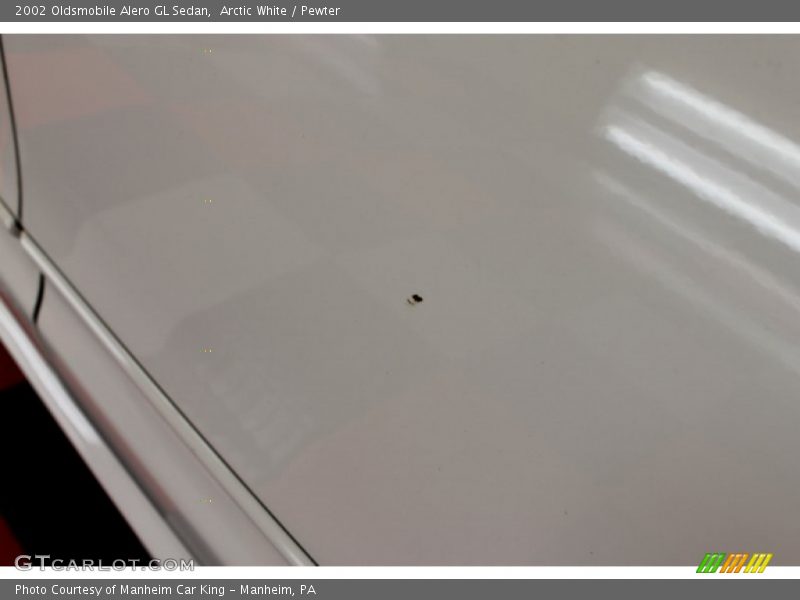 Arctic White / Pewter 2002 Oldsmobile Alero GL Sedan