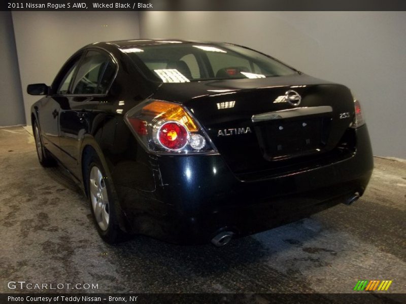 Wicked Black / Black 2011 Nissan Rogue S AWD