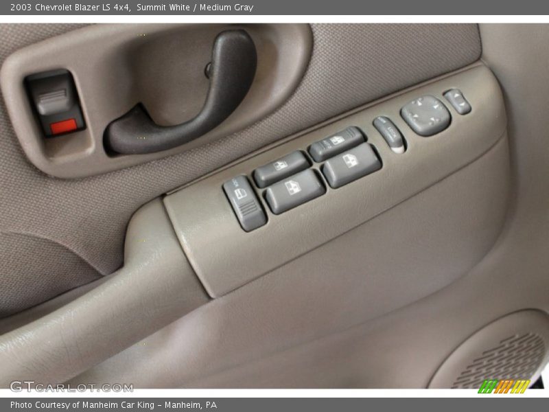 Summit White / Medium Gray 2003 Chevrolet Blazer LS 4x4