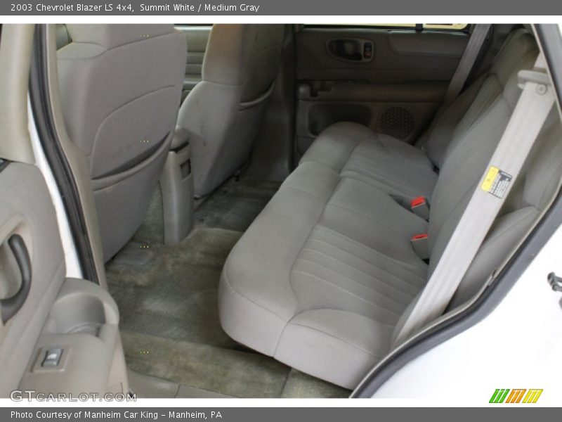 Summit White / Medium Gray 2003 Chevrolet Blazer LS 4x4