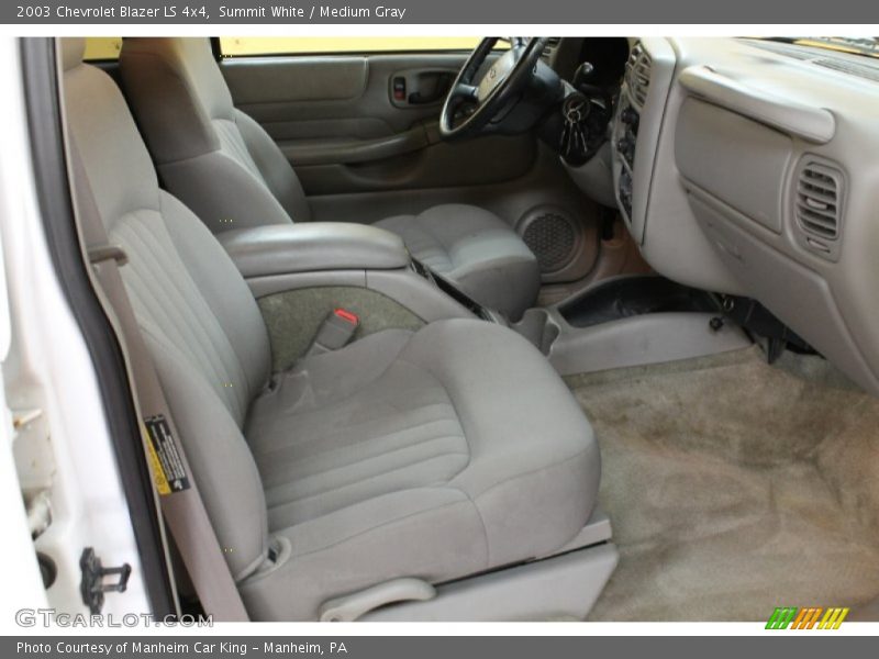 Summit White / Medium Gray 2003 Chevrolet Blazer LS 4x4