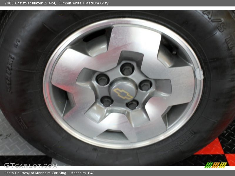 Summit White / Medium Gray 2003 Chevrolet Blazer LS 4x4