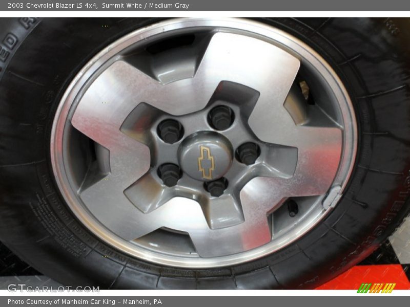 Summit White / Medium Gray 2003 Chevrolet Blazer LS 4x4