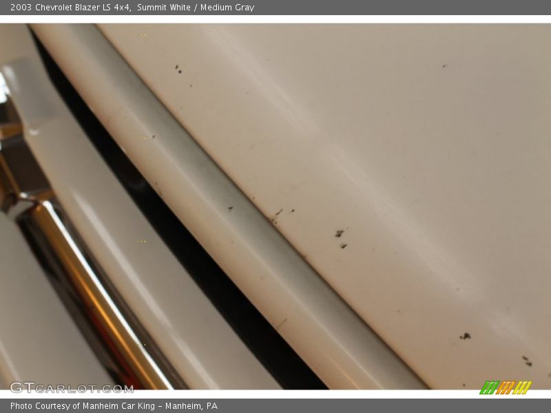 Summit White / Medium Gray 2003 Chevrolet Blazer LS 4x4