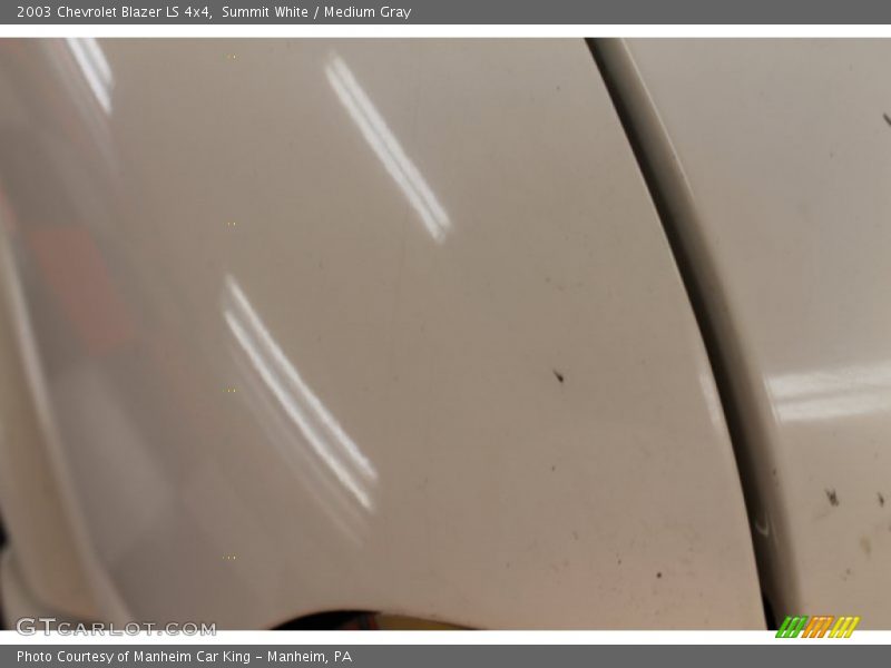 Summit White / Medium Gray 2003 Chevrolet Blazer LS 4x4