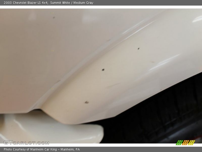 Summit White / Medium Gray 2003 Chevrolet Blazer LS 4x4