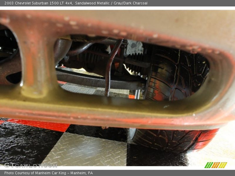 Sandalwood Metallic / Gray/Dark Charcoal 2003 Chevrolet Suburban 1500 LT 4x4