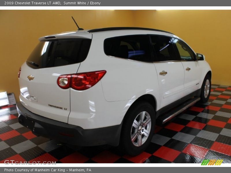 Summit White / Ebony 2009 Chevrolet Traverse LT AWD