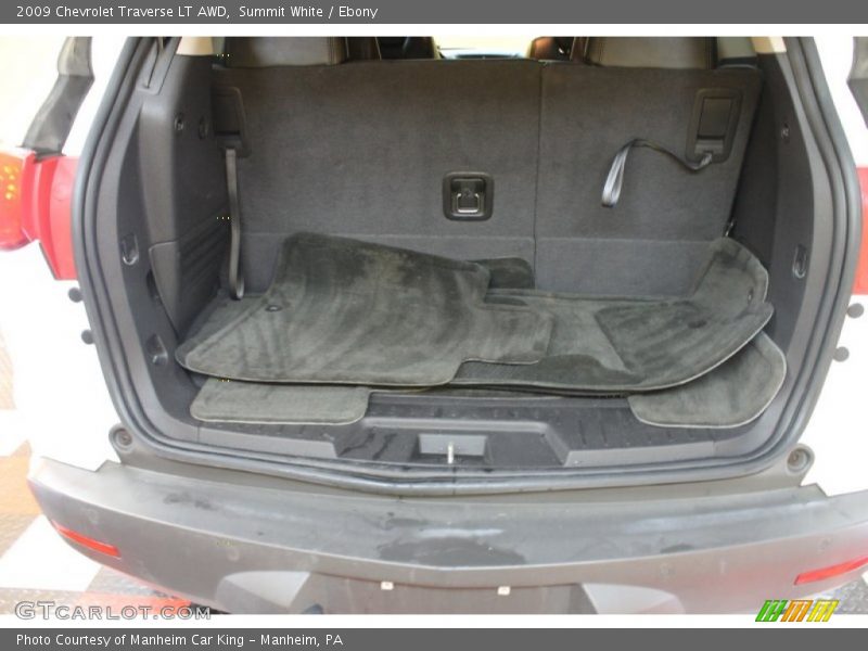 Summit White / Ebony 2009 Chevrolet Traverse LT AWD