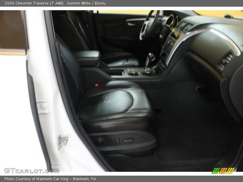 Summit White / Ebony 2009 Chevrolet Traverse LT AWD