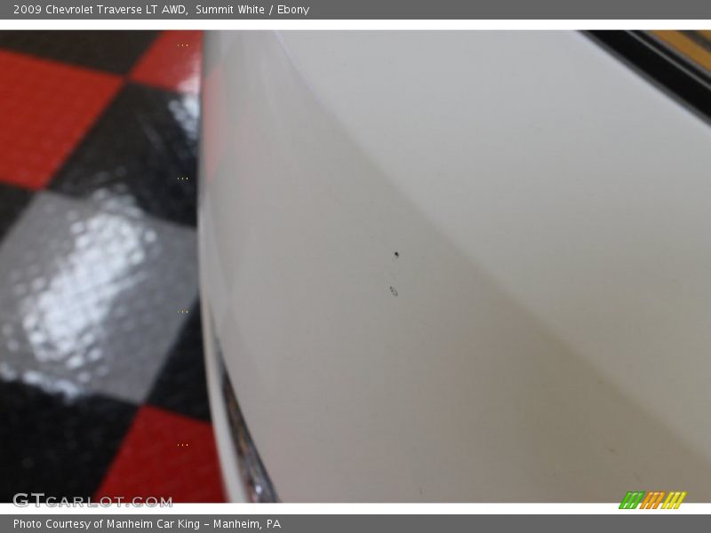 Summit White / Ebony 2009 Chevrolet Traverse LT AWD
