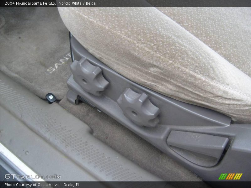 Nordic White / Beige 2004 Hyundai Santa Fe GLS