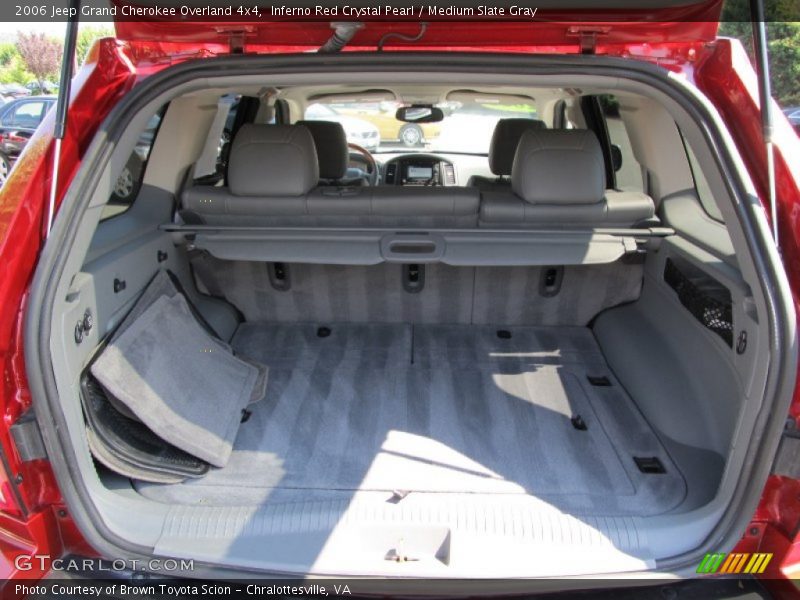  2006 Grand Cherokee Overland 4x4 Trunk