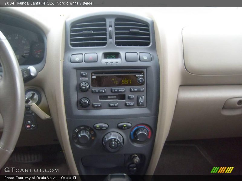 Nordic White / Beige 2004 Hyundai Santa Fe GLS