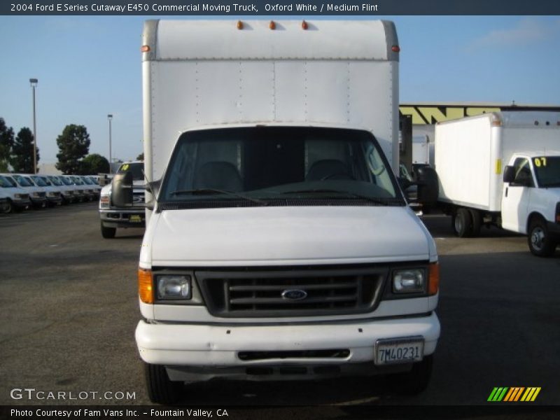 Oxford White / Medium Flint 2004 Ford E Series Cutaway E450 Commercial Moving Truck