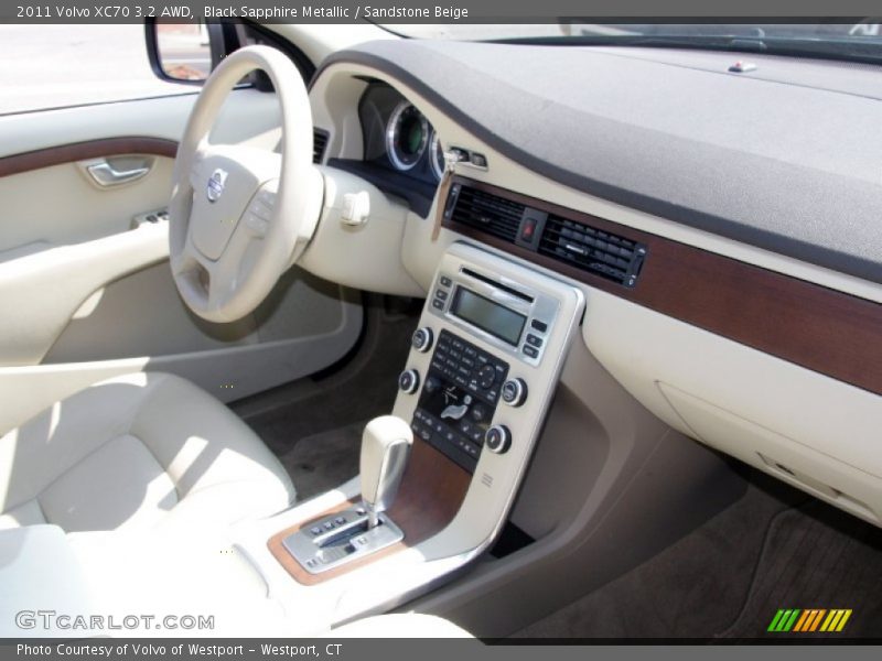 Black Sapphire Metallic / Sandstone Beige 2011 Volvo XC70 3.2 AWD