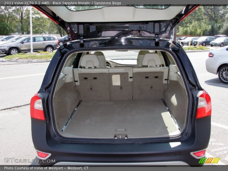 Black Sapphire Metallic / Sandstone Beige 2011 Volvo XC70 3.2 AWD
