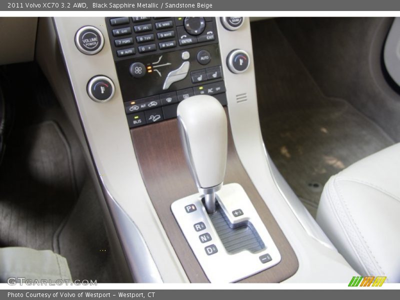 Black Sapphire Metallic / Sandstone Beige 2011 Volvo XC70 3.2 AWD