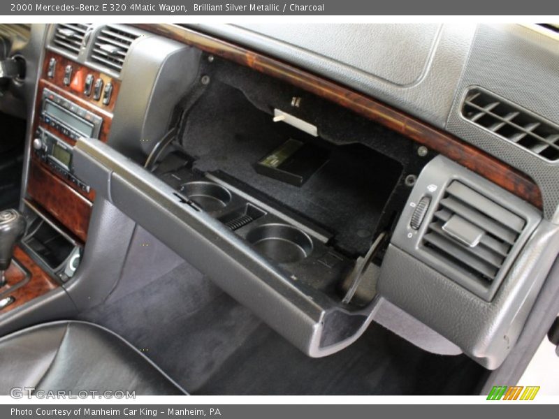 Brilliant Silver Metallic / Charcoal 2000 Mercedes-Benz E 320 4Matic Wagon