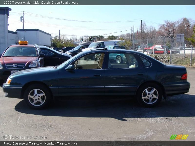 Classic Green Pearl / Ivory 1999 Toyota Avalon XLS