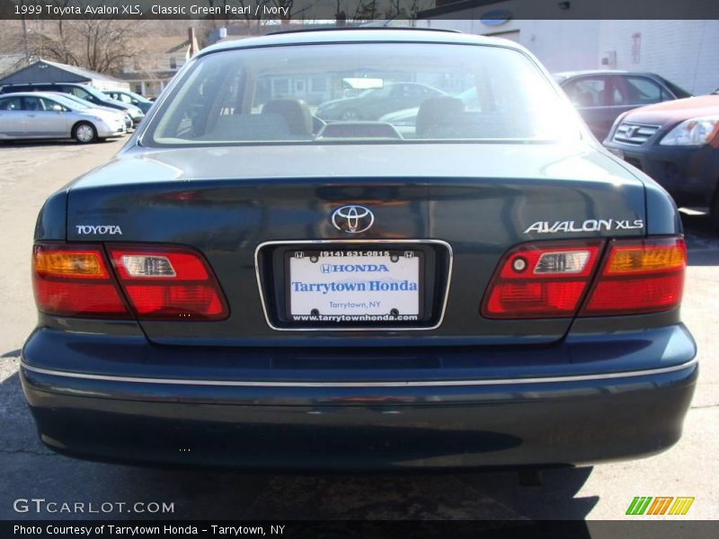 Classic Green Pearl / Ivory 1999 Toyota Avalon XLS