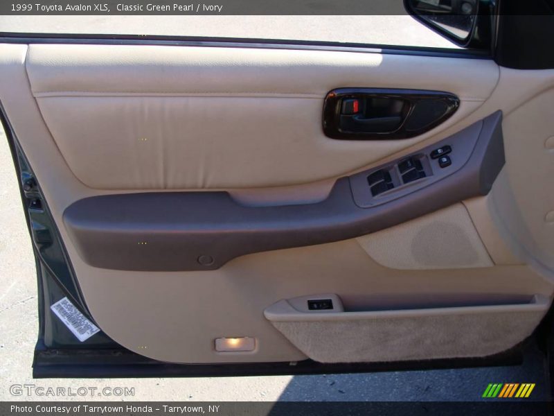 Classic Green Pearl / Ivory 1999 Toyota Avalon XLS