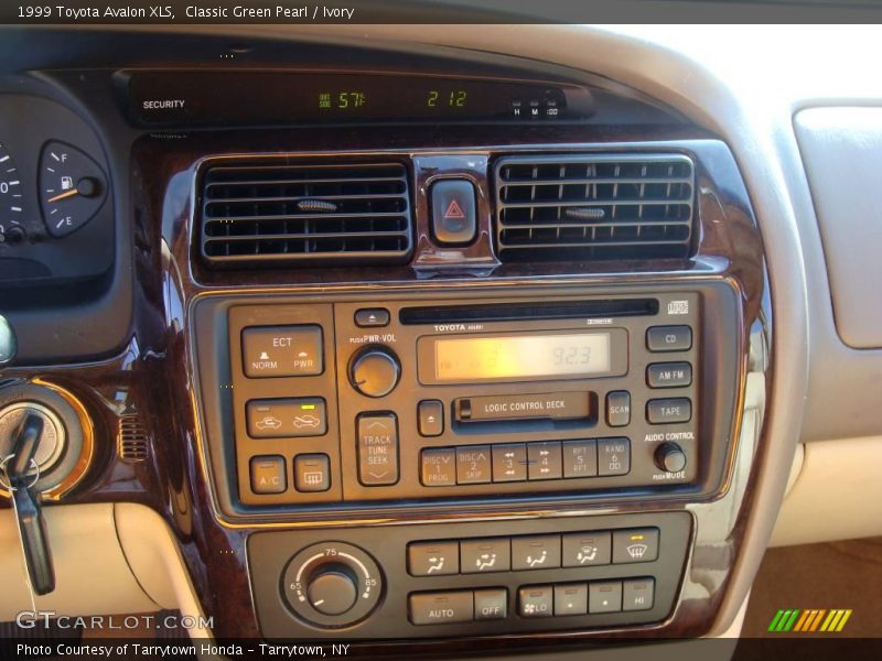 Classic Green Pearl / Ivory 1999 Toyota Avalon XLS