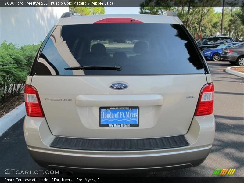 Pueblo Gold Metallic / Pebble Beige 2006 Ford Freestyle SEL