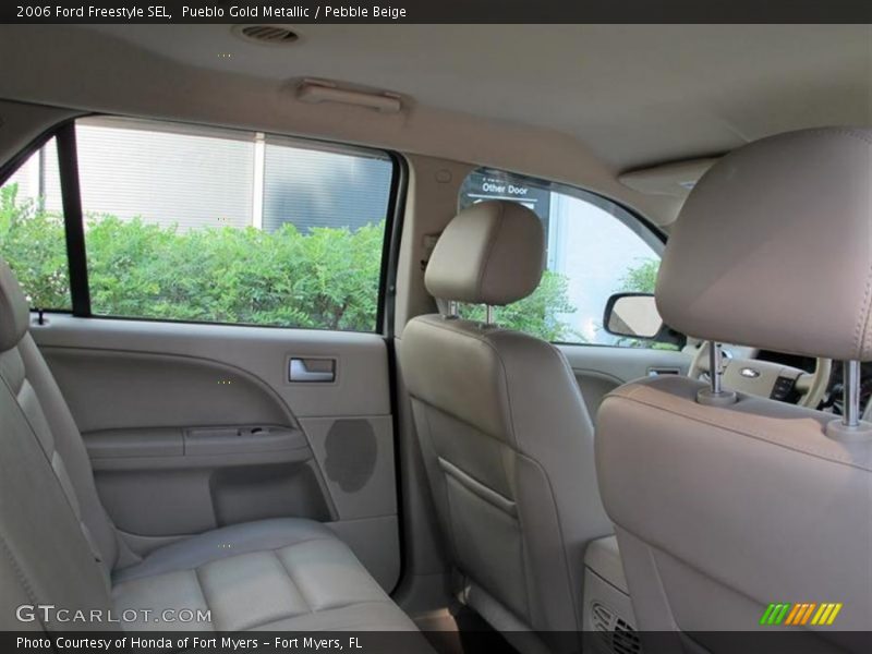 Pueblo Gold Metallic / Pebble Beige 2006 Ford Freestyle SEL