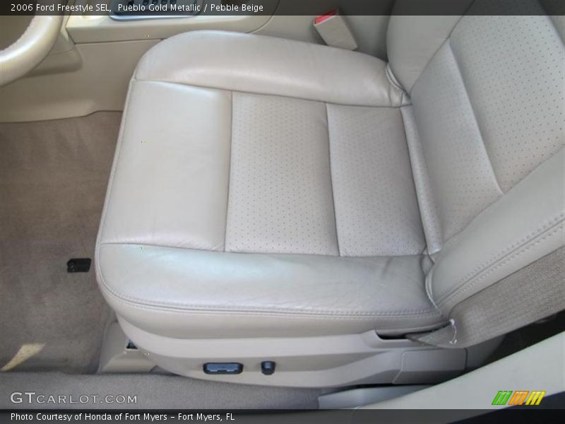 Pueblo Gold Metallic / Pebble Beige 2006 Ford Freestyle SEL