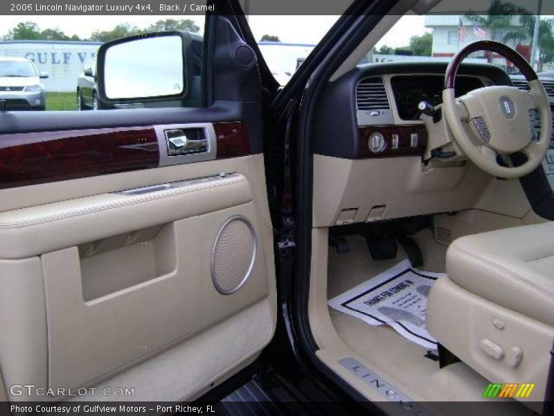 Black / Camel 2006 Lincoln Navigator Luxury 4x4