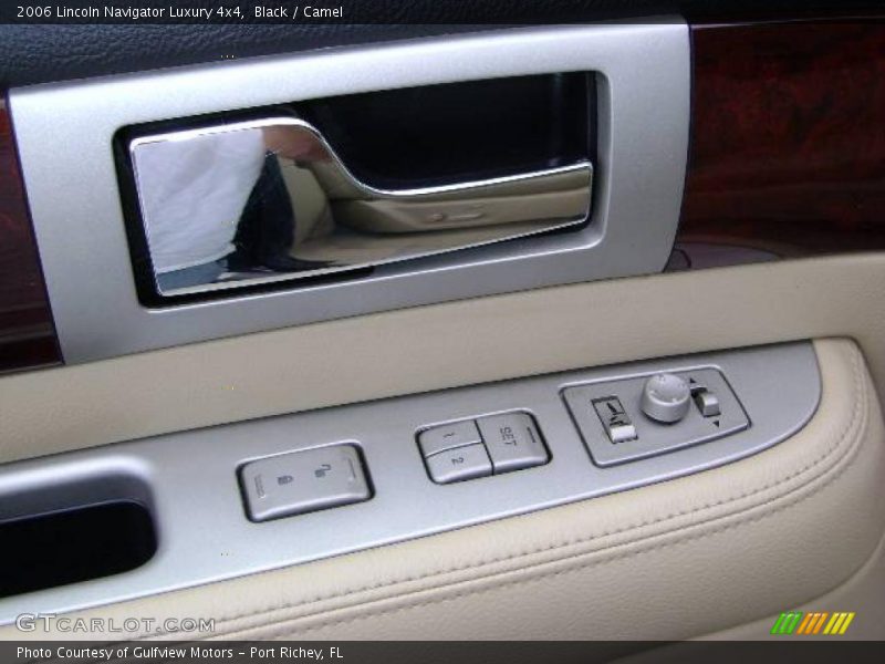 Black / Camel 2006 Lincoln Navigator Luxury 4x4