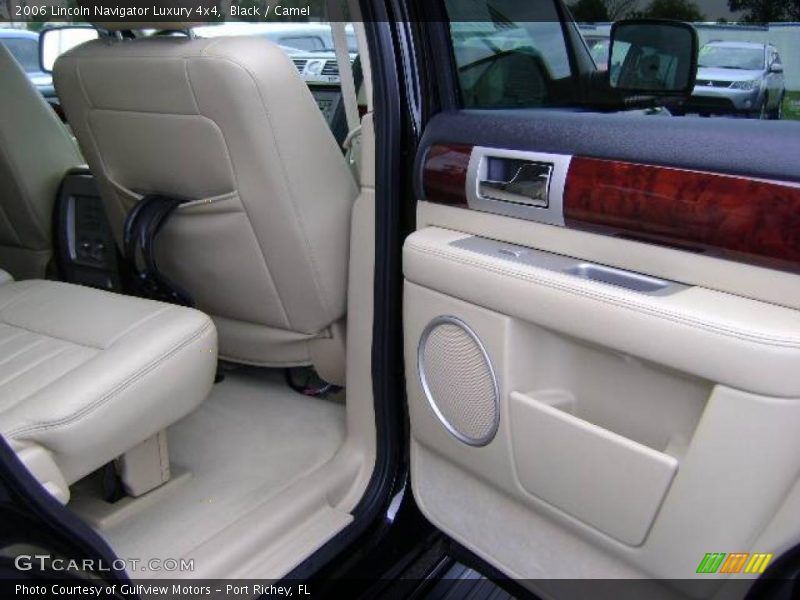 Black / Camel 2006 Lincoln Navigator Luxury 4x4
