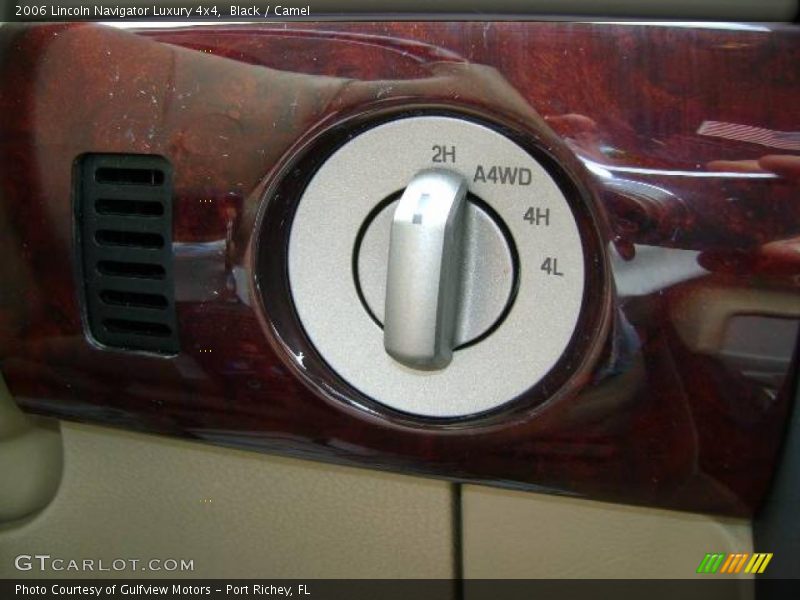 Black / Camel 2006 Lincoln Navigator Luxury 4x4