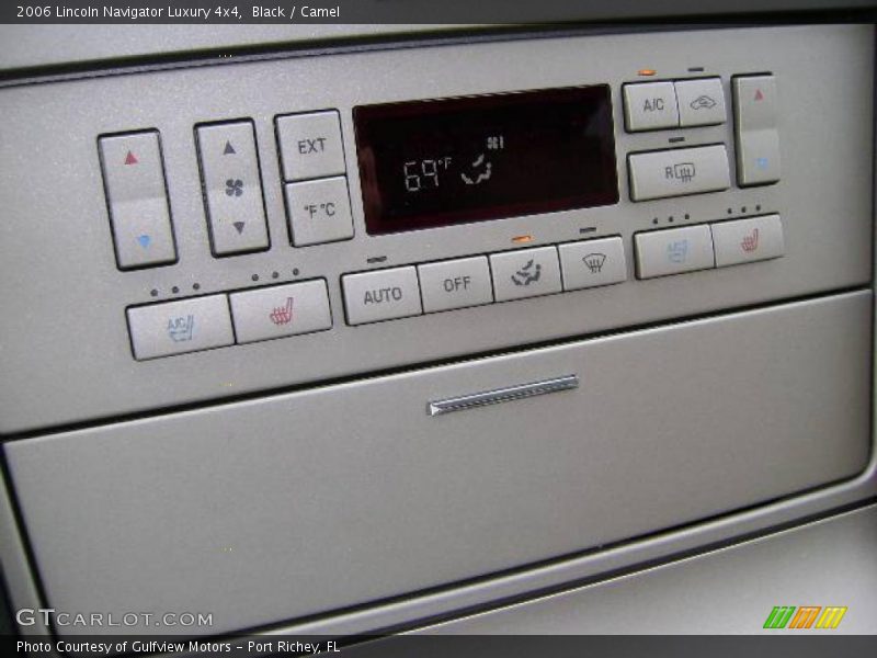 Black / Camel 2006 Lincoln Navigator Luxury 4x4