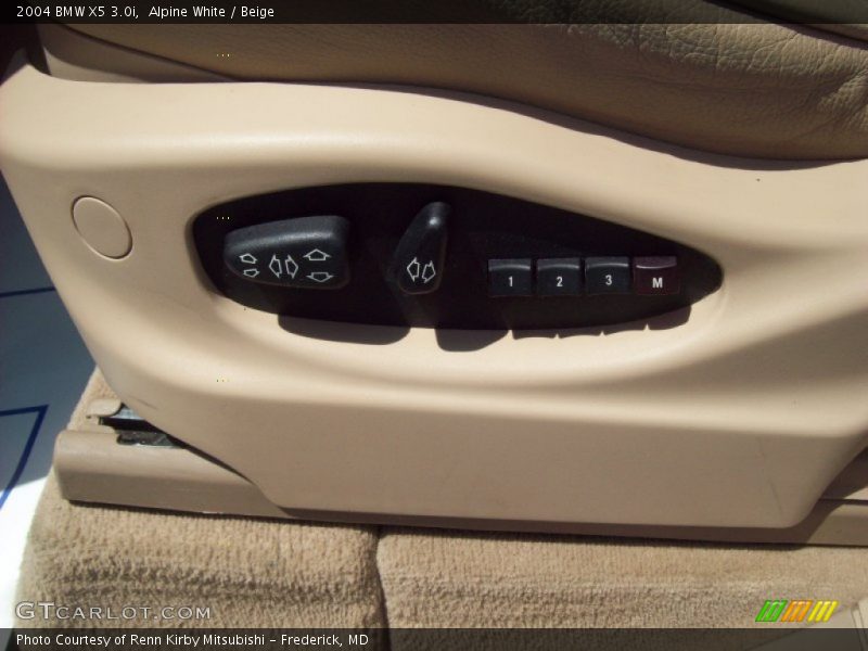 Alpine White / Beige 2004 BMW X5 3.0i