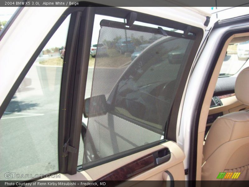 Alpine White / Beige 2004 BMW X5 3.0i