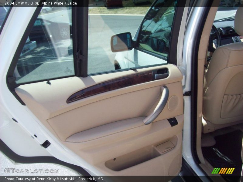 Alpine White / Beige 2004 BMW X5 3.0i
