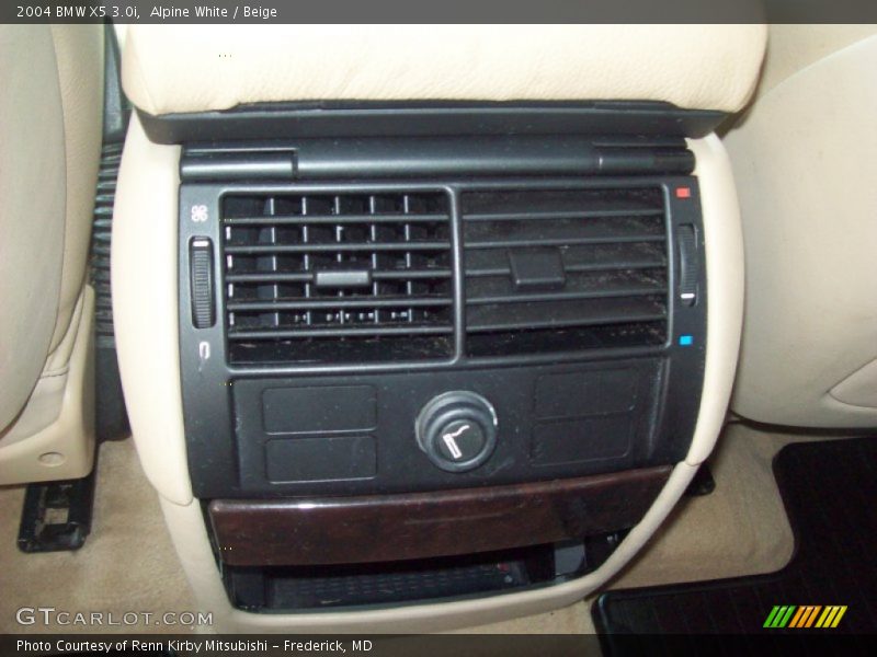 Alpine White / Beige 2004 BMW X5 3.0i