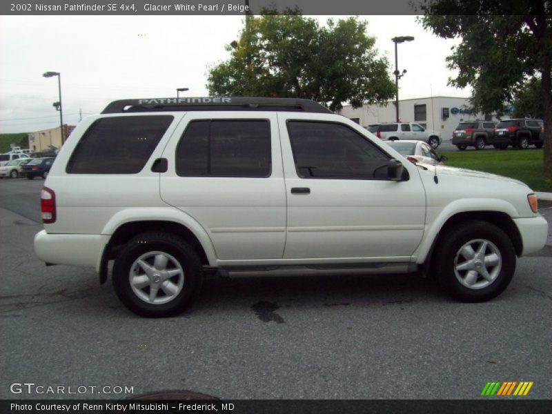 Glacier White Pearl / Beige 2002 Nissan Pathfinder SE 4x4