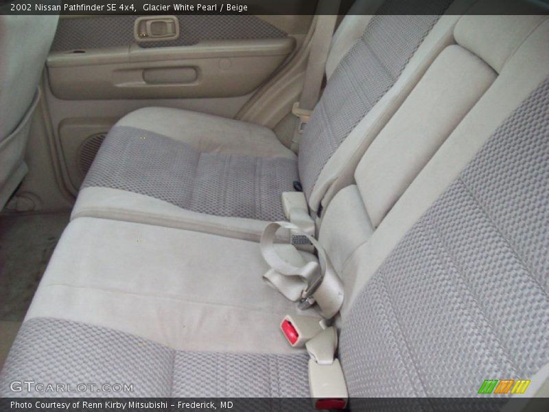 Glacier White Pearl / Beige 2002 Nissan Pathfinder SE 4x4