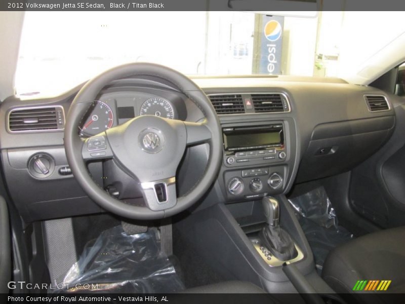 Black / Titan Black 2012 Volkswagen Jetta SE Sedan