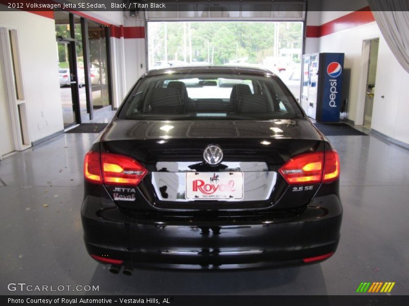 Black / Titan Black 2012 Volkswagen Jetta SE Sedan