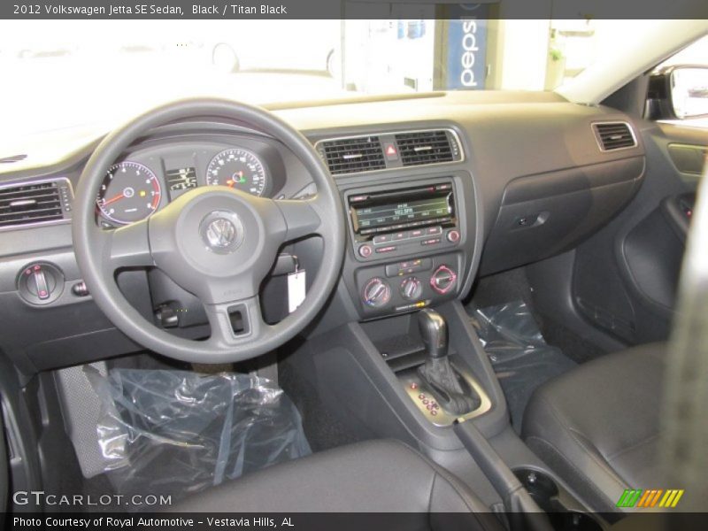 Black / Titan Black 2012 Volkswagen Jetta SE Sedan