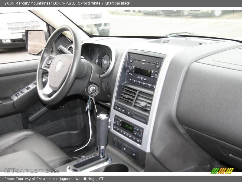 Oxford White / Charcoal Black 2006 Mercury Mountaineer Luxury AWD