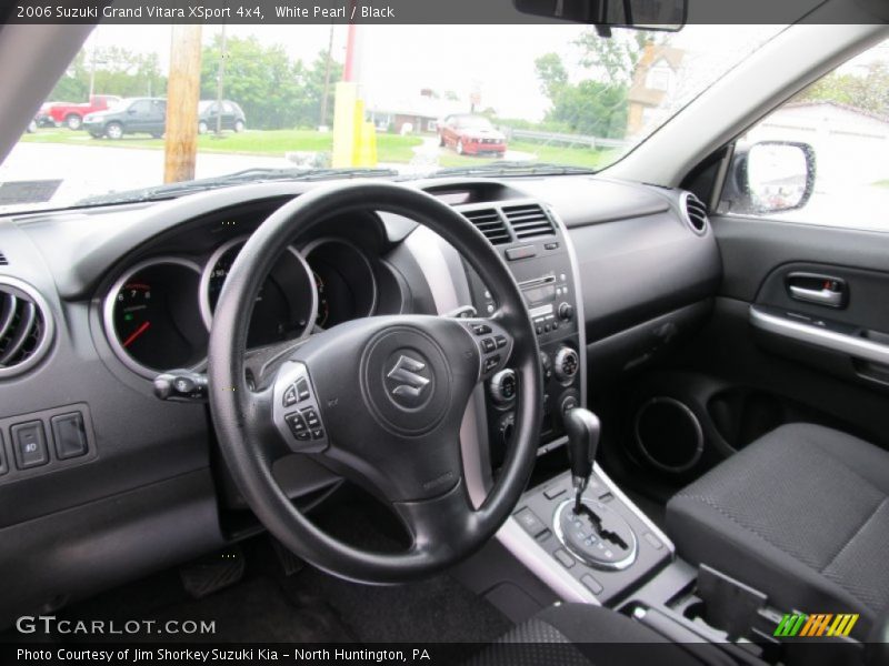 White Pearl / Black 2006 Suzuki Grand Vitara XSport 4x4