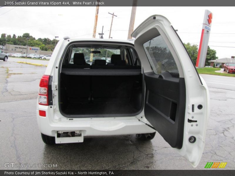 White Pearl / Black 2006 Suzuki Grand Vitara XSport 4x4