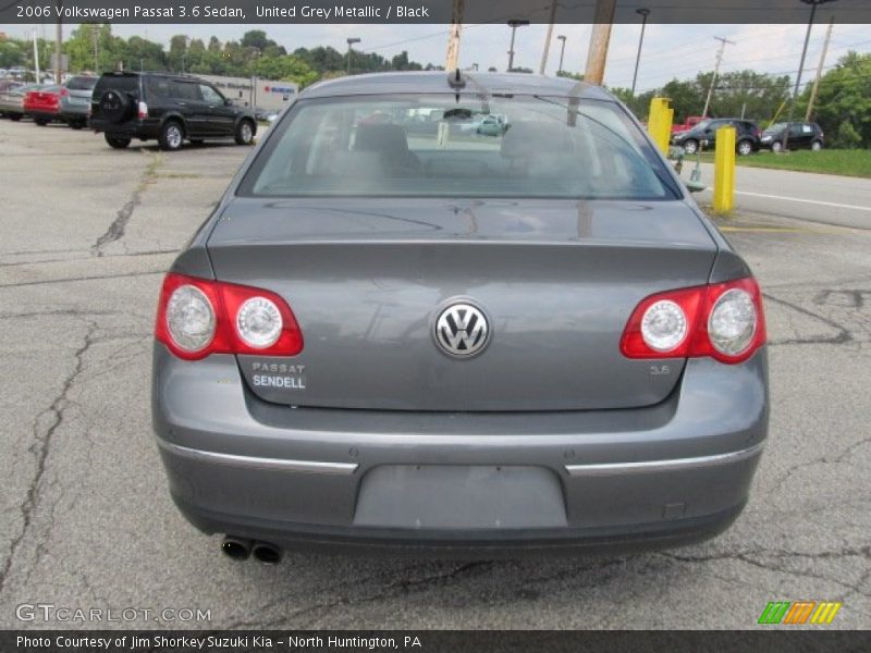 United Grey Metallic / Black 2006 Volkswagen Passat 3.6 Sedan